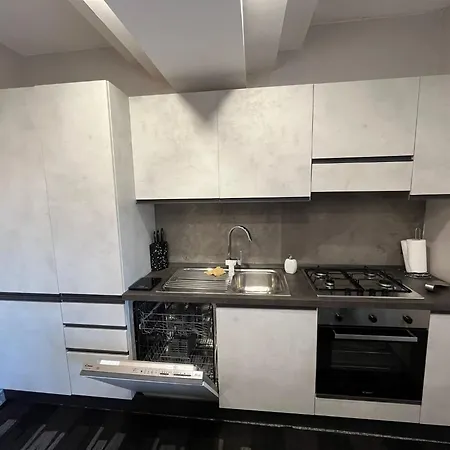 Domus Teresae * אבזאנו